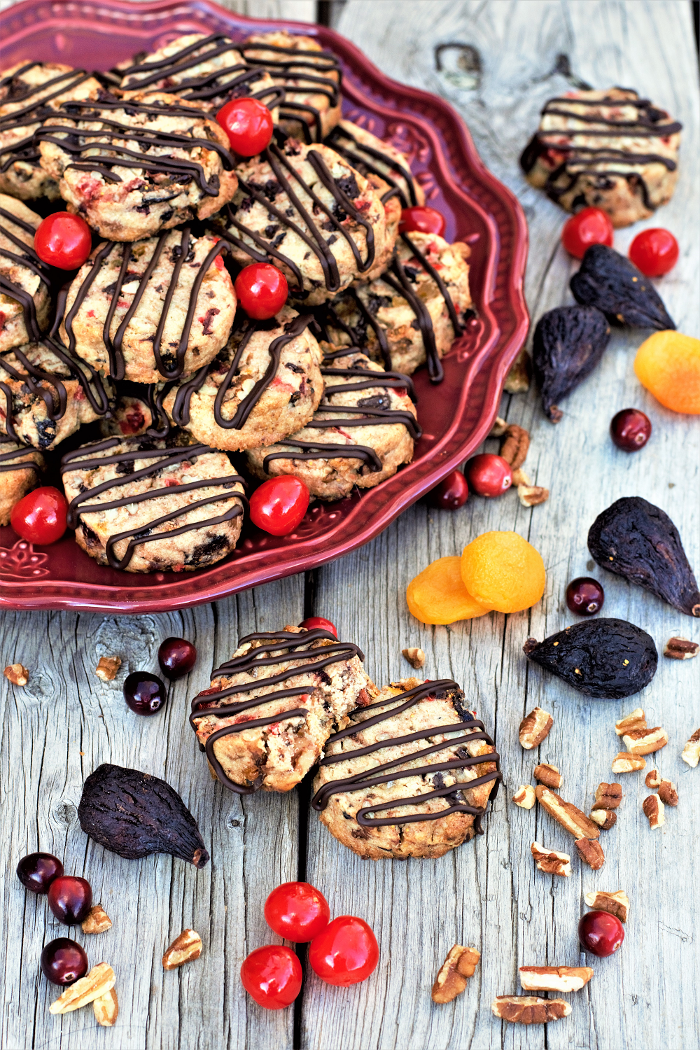 Dried fruits, chopped nuts, dark chocolate, and a hint of brandy shine in light & crunchy shortbread-style cookies - give fruitcake a chance this year!
