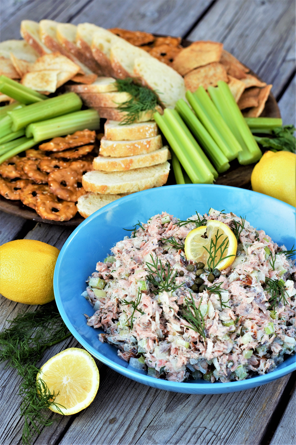 Smoked salmon dip with sweet onion, capers, and fresh dill might just be the easiest, healthiest no-cook holiday appetizer ever!
